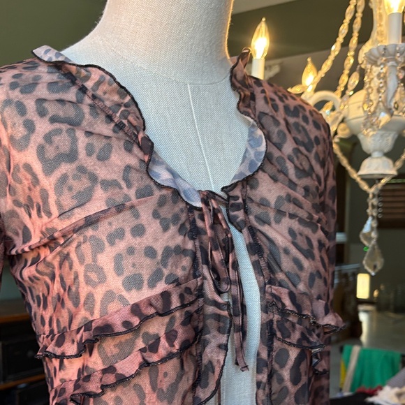 Leopard Print Ruffle Sheer Top - Picture 4 of 6